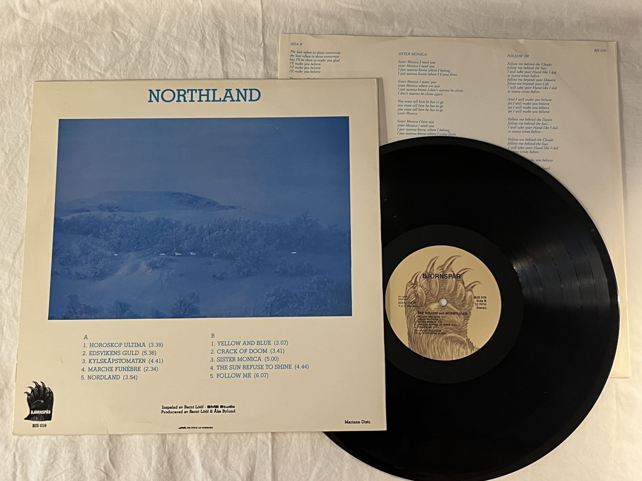 Omslagsbild för skivan ÅKE BYLUND & MÖRBYLIGEN Nordland LP -86 björnspår BJS 019