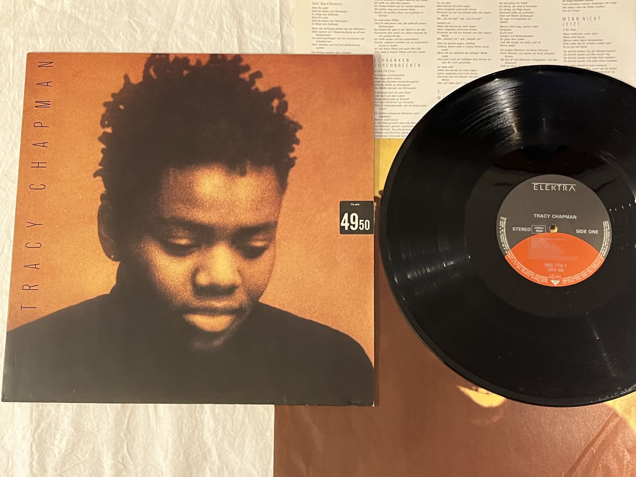 Omslagsbild för skivan TRACY CHAPMAN s/t LP -88 ELEKTRA 960 774-1 *** CLASSIC ***