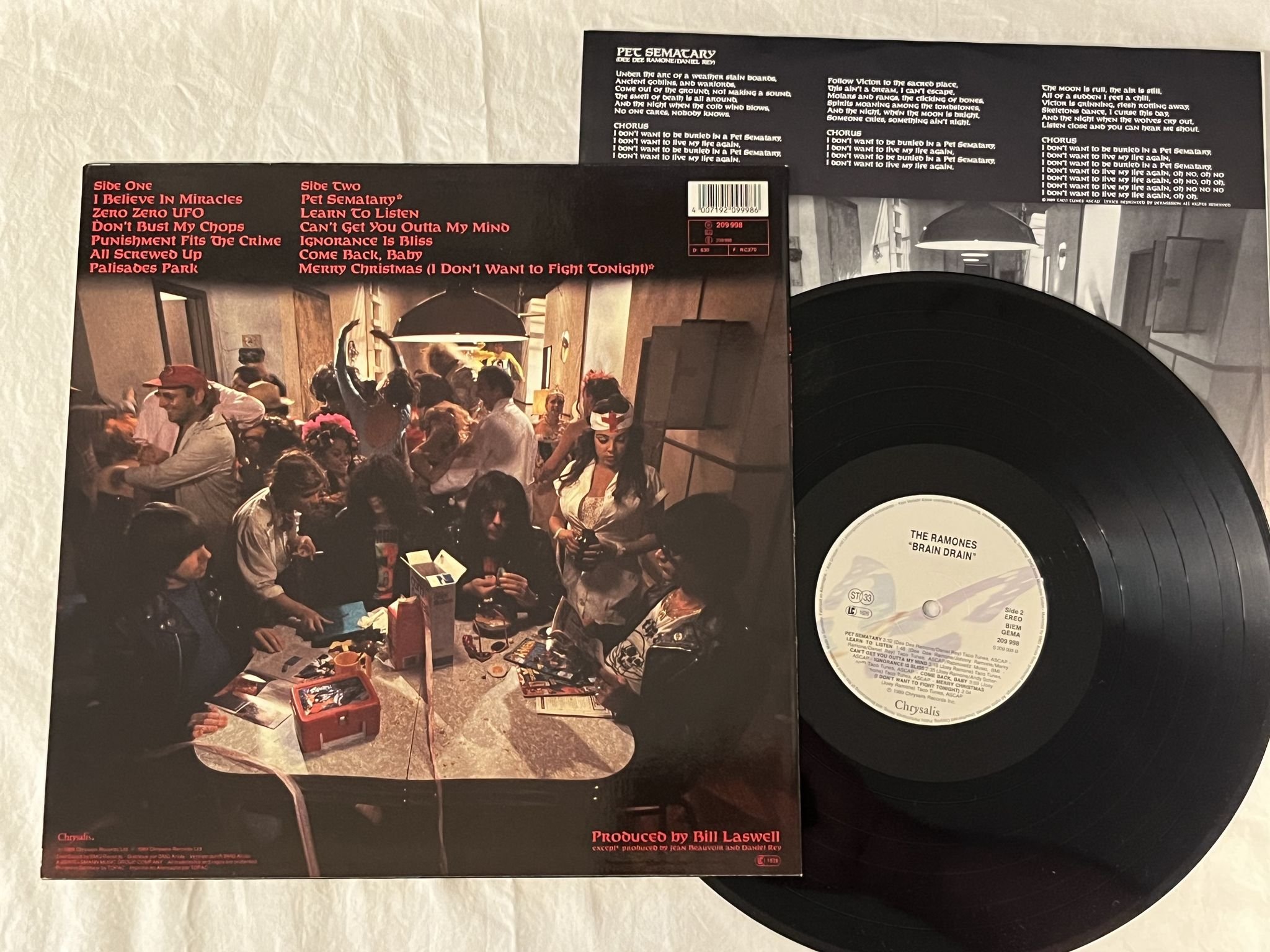 Omslagsbild för skivan RAMONES brain drain LP -89 CHRYSALIS 209 998 *** PUNK ROCK ***