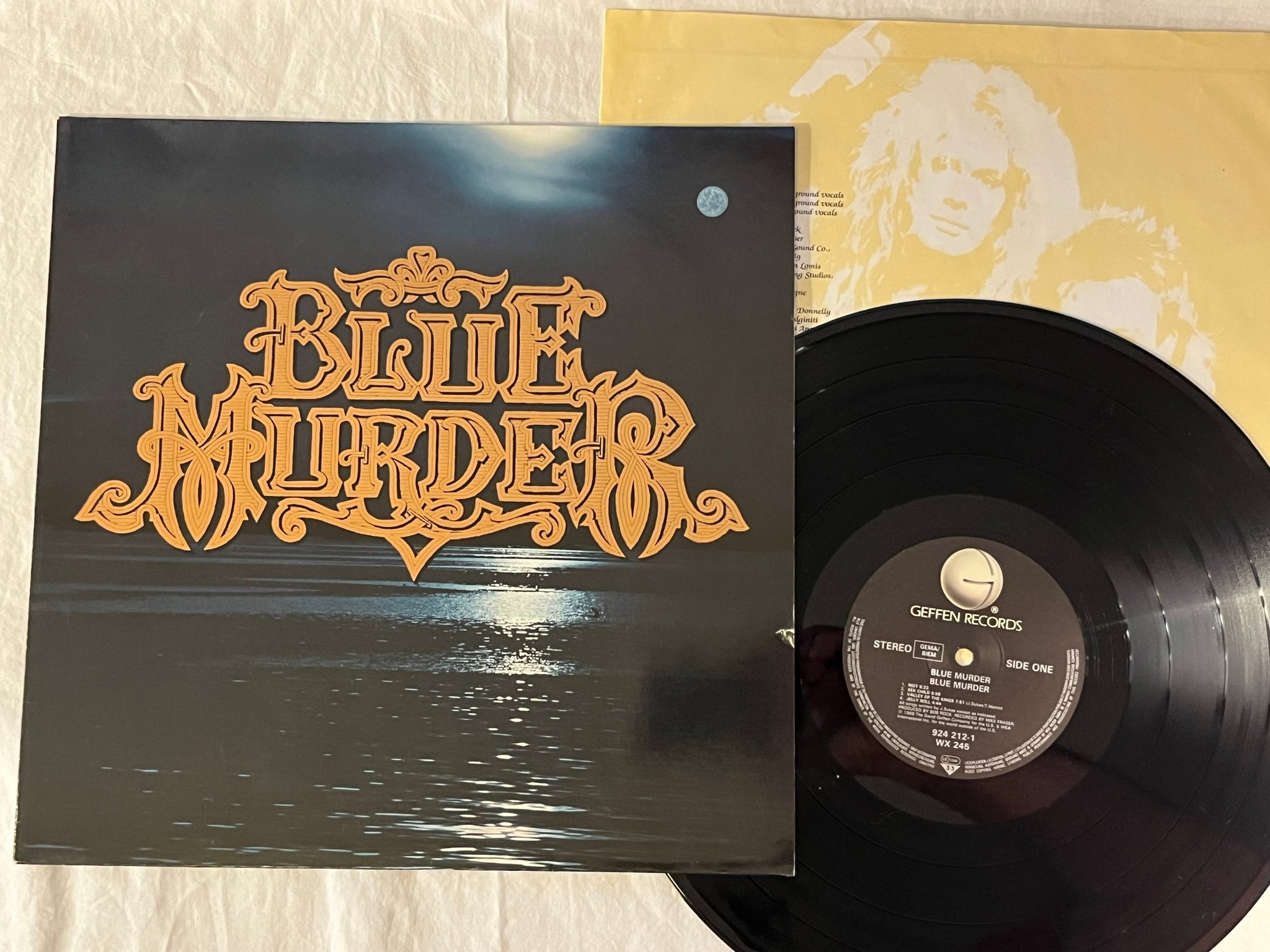 Omslagsbild för skivan BLUE MURDER s/t LP -89 GEFFEN 924212-1