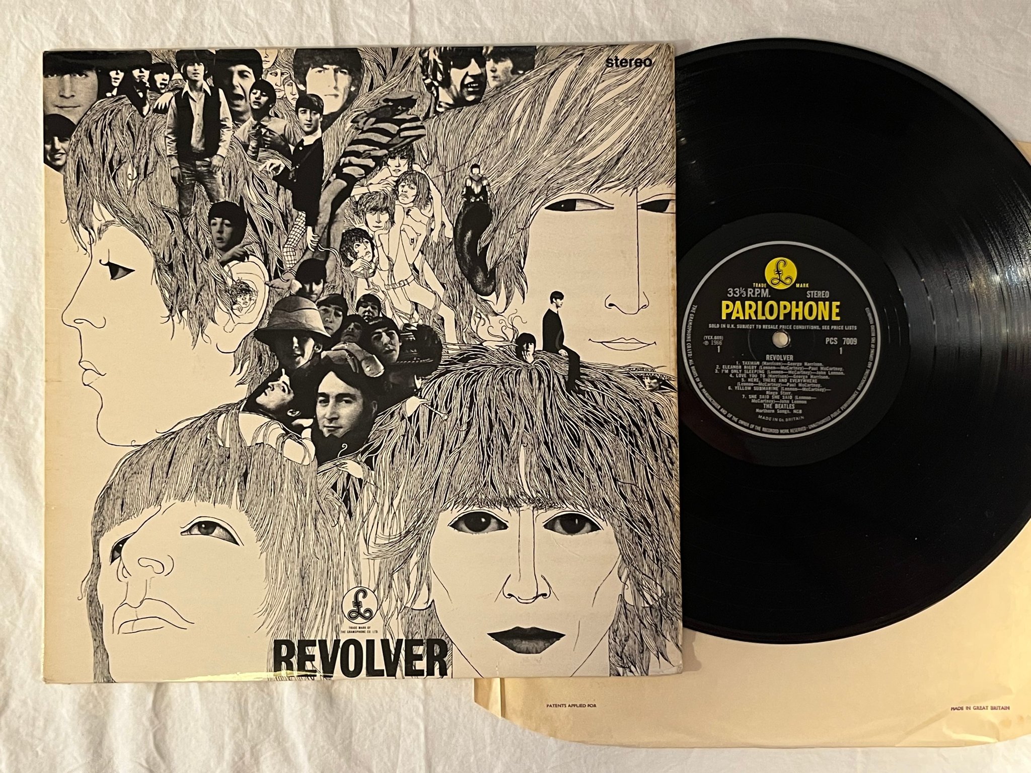 Omslagsbild för skivan THE BEATLES revolver LP -66 UK PARLOPHONE PCS 7009 ** 1st UK Press -1/-1 **