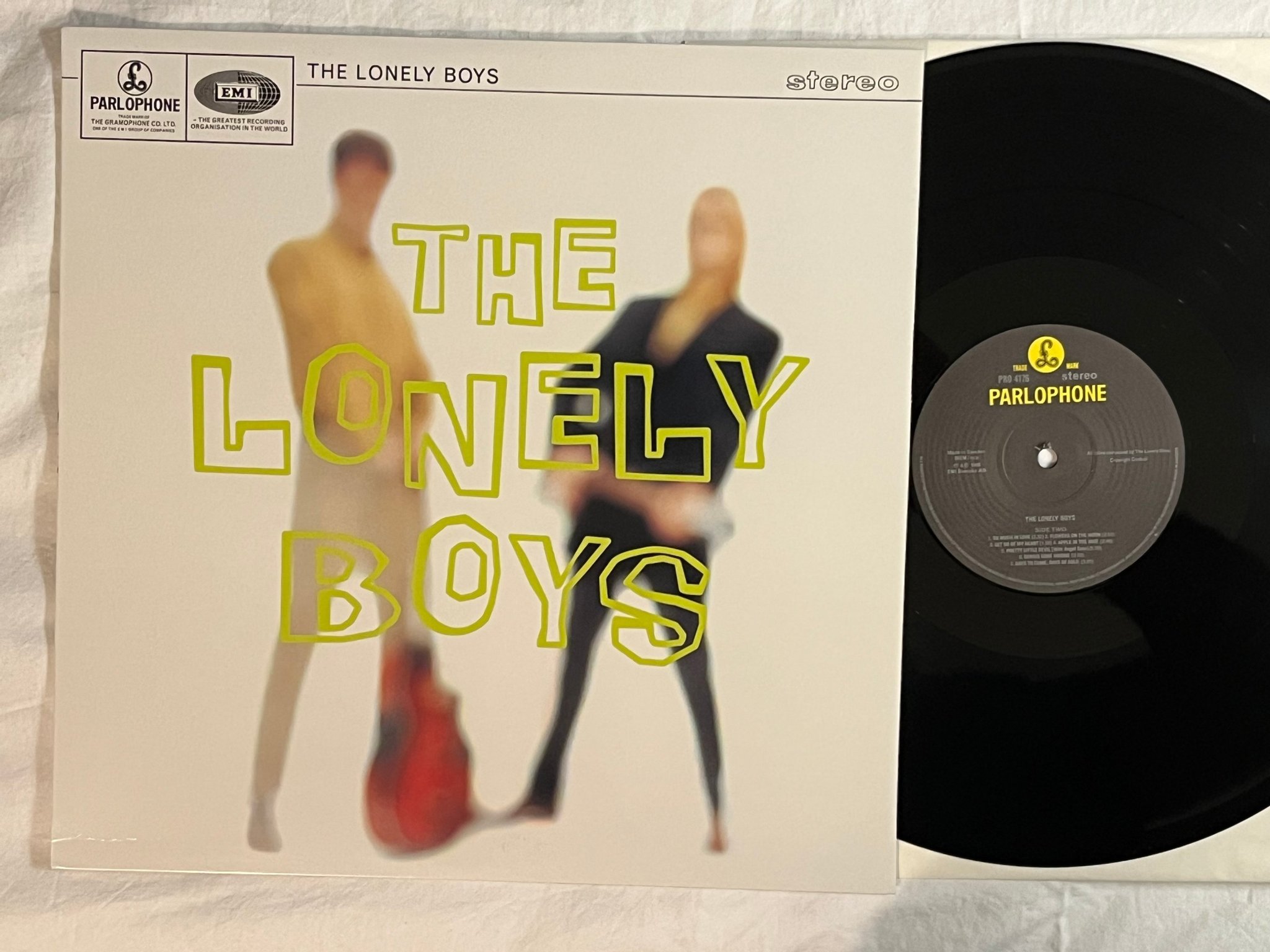 Omslagsbild för skivan THE LONELY BOYS s/t LP -96 Swe PARLOPHONE PRO 4176 *** RARE ALBUM ***