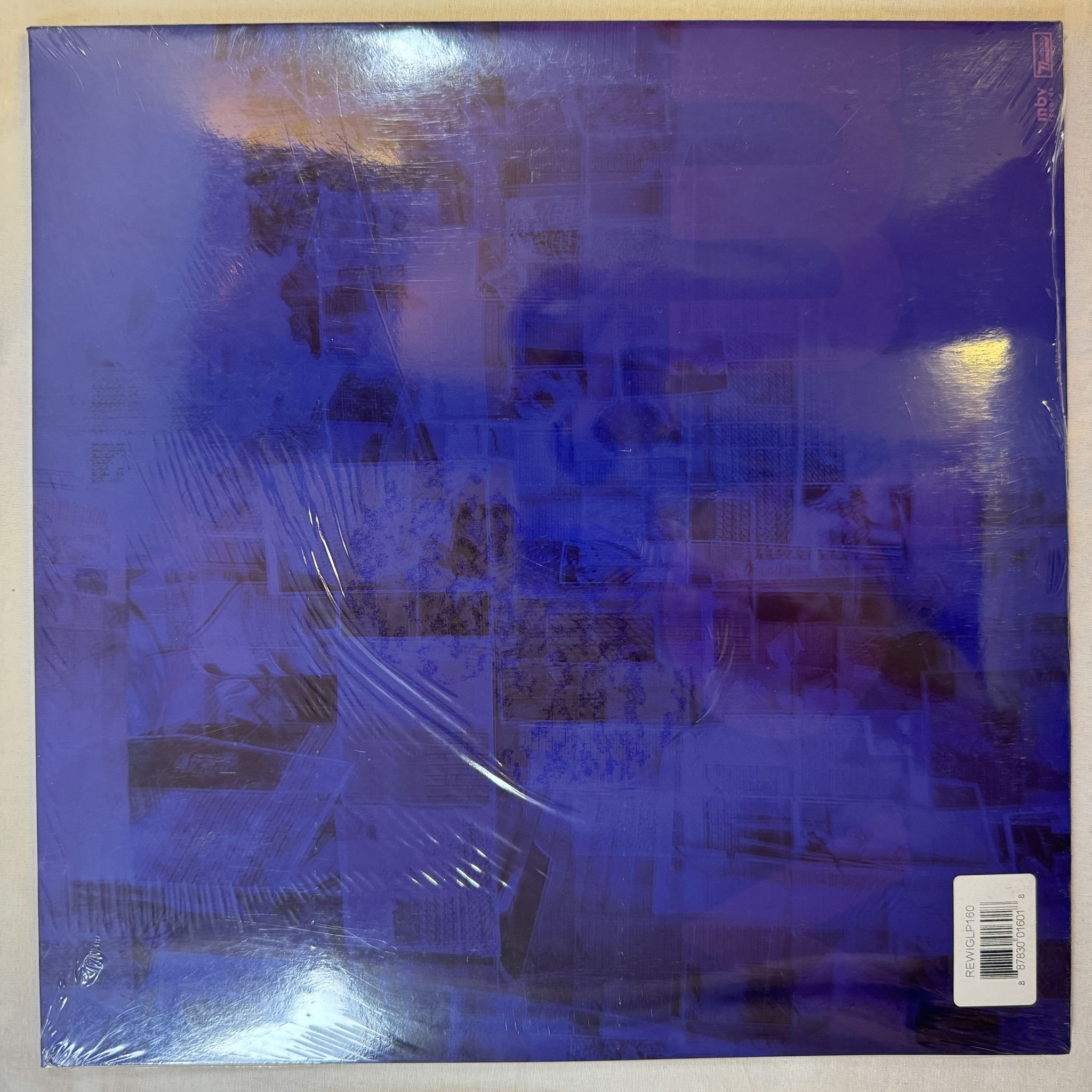 Omslagsbild för skivan MY BLOODY VALENTINE m b v LP -2021 Domino – REWIGLP160