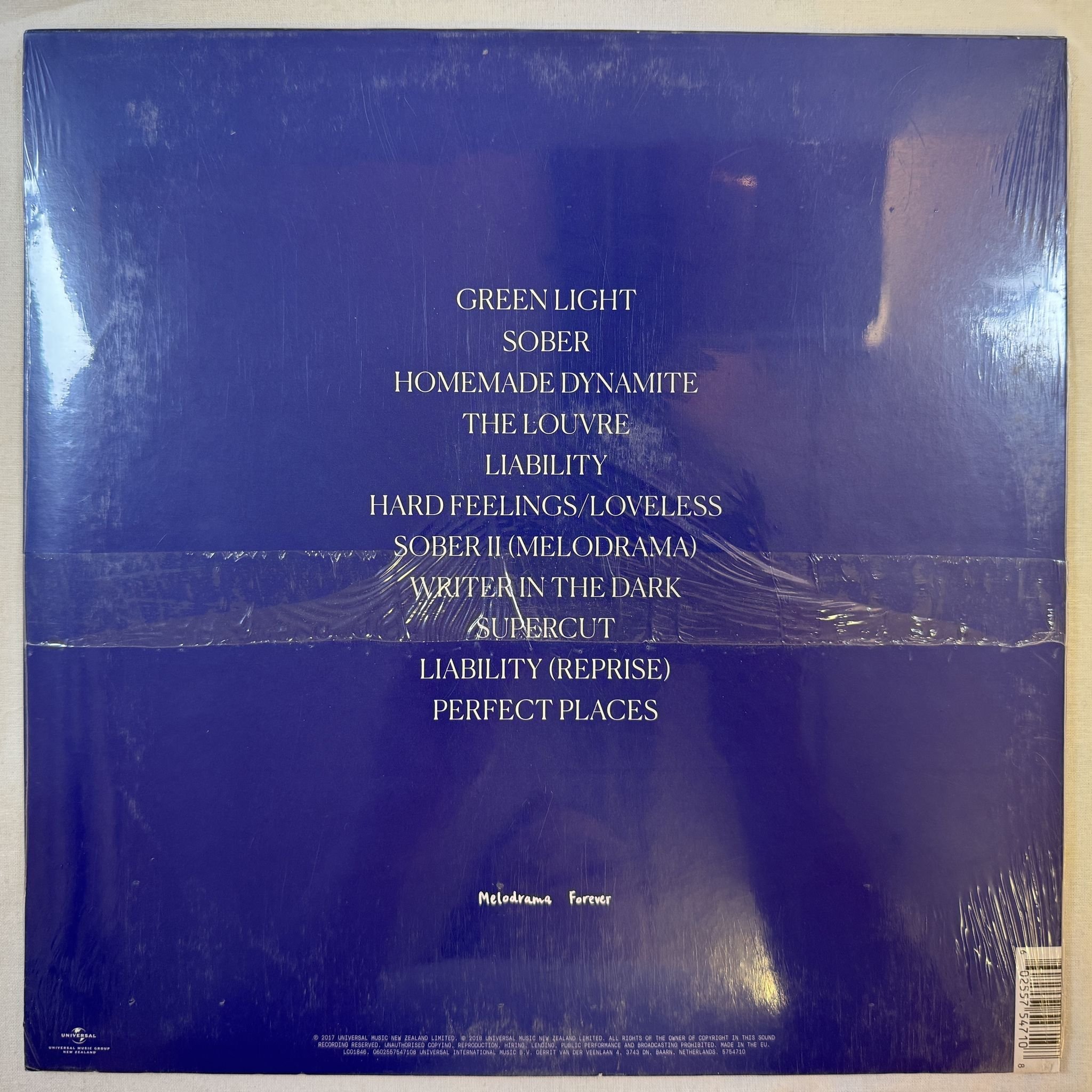 Omslagsbild för skivan LORDE melodrama LP -2022 universal music group 0602557547108