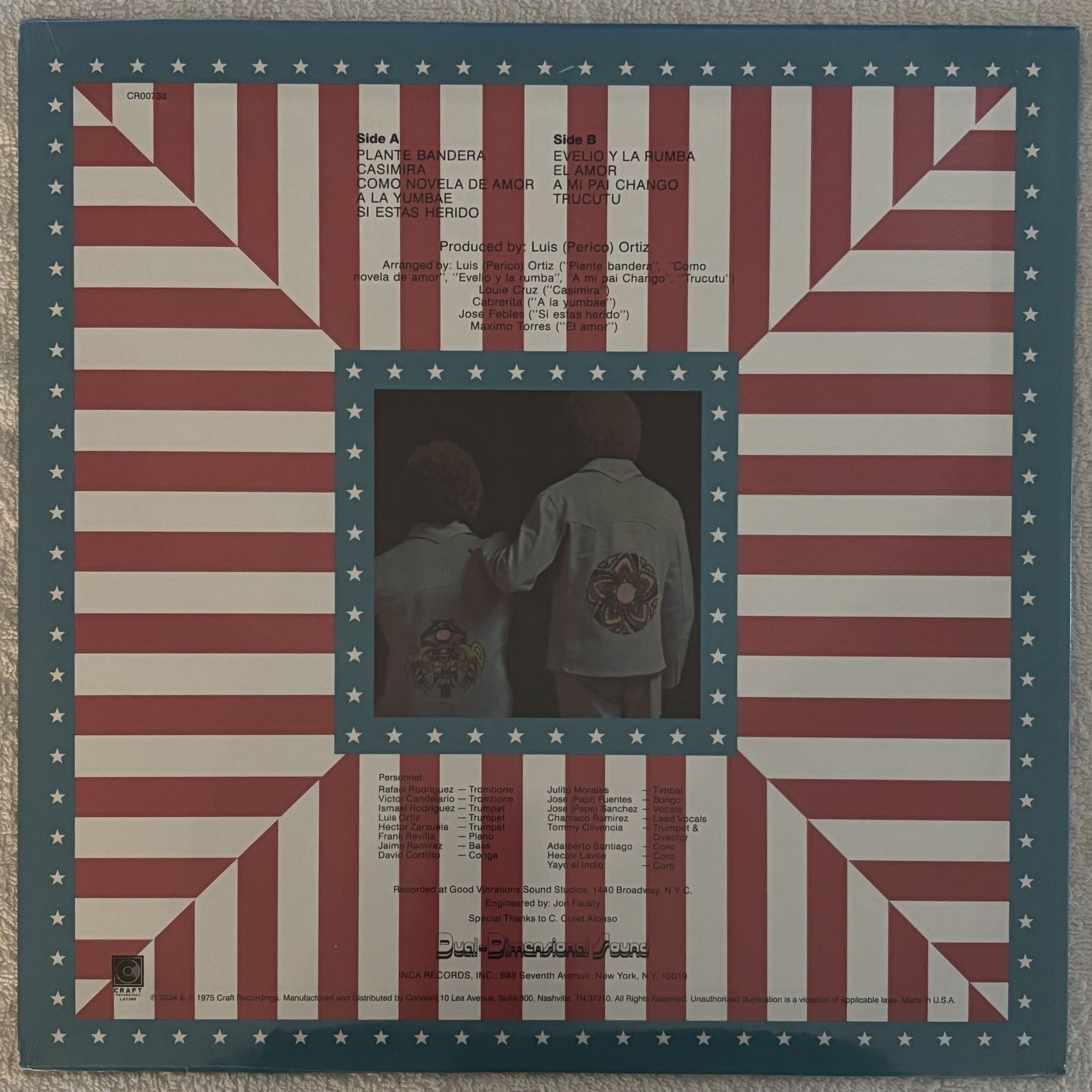 Omslagsbild för skivan TOMMY OLIVENCIA Y SU ORQUESTA CON CHAMACO RAMIREZ Planté Bandera LP CR00738