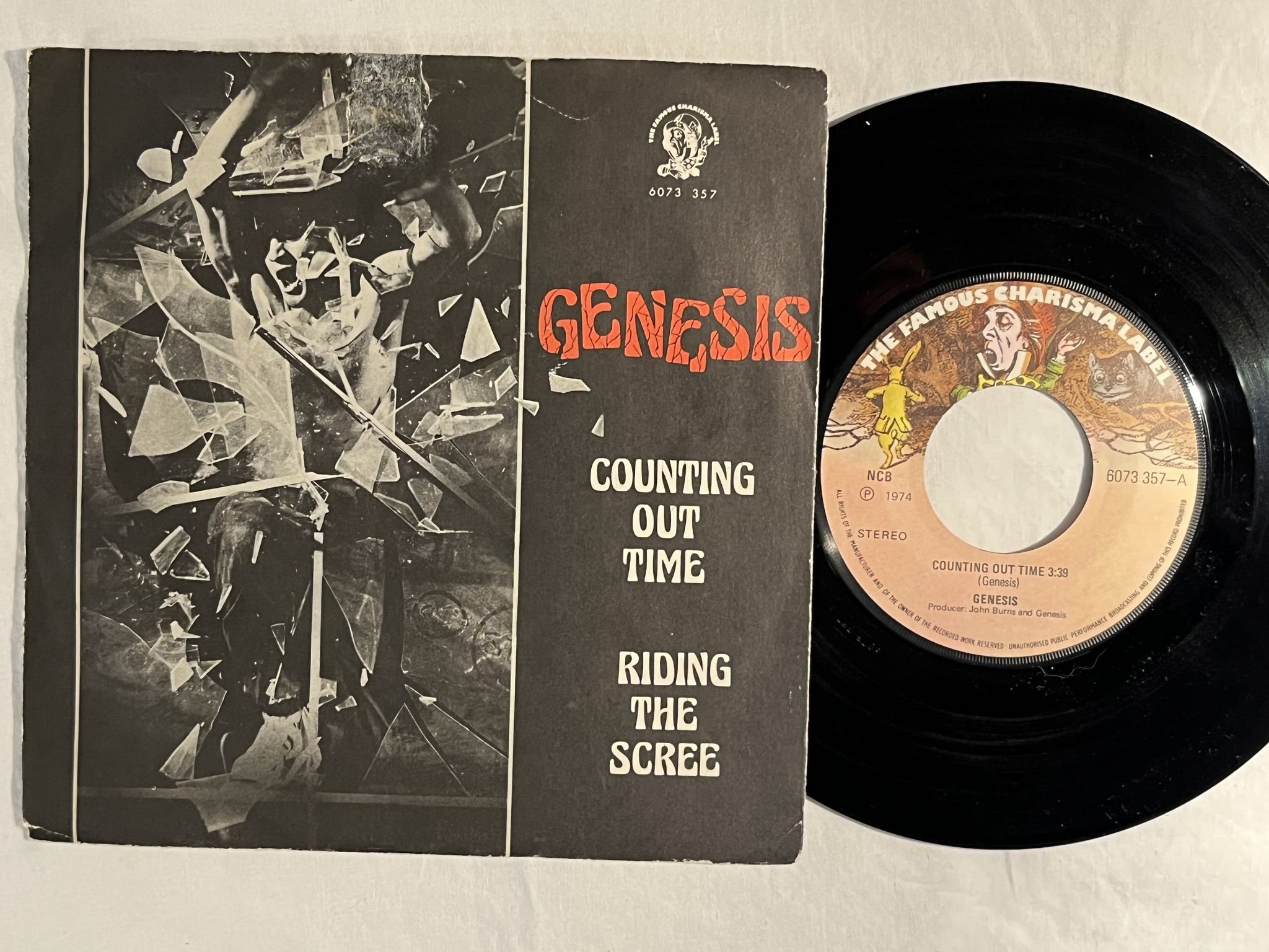 Omslagsbild för skivan GENESIS counting out time 7" -74 Norway CHARISMA 6073 357 **** Mega Rare ****