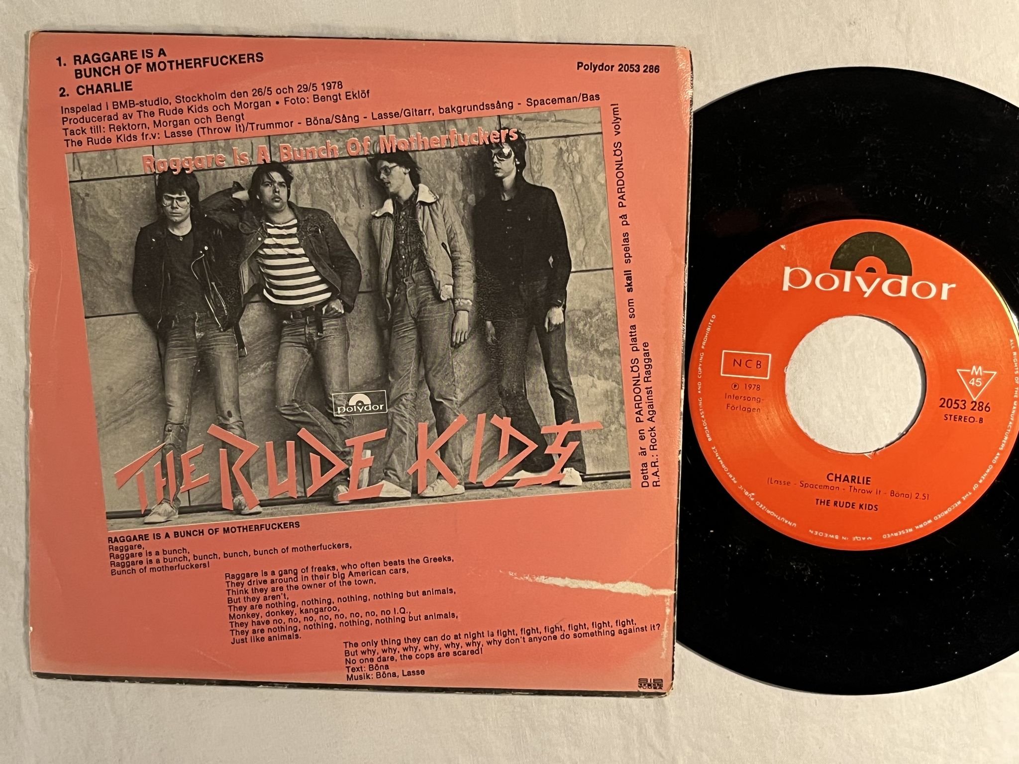 Omslagsbild för skivan THE RUDE KIDS raggare is a bunch of motherf*ckers 7" -78 POLYDOR 2053 286
