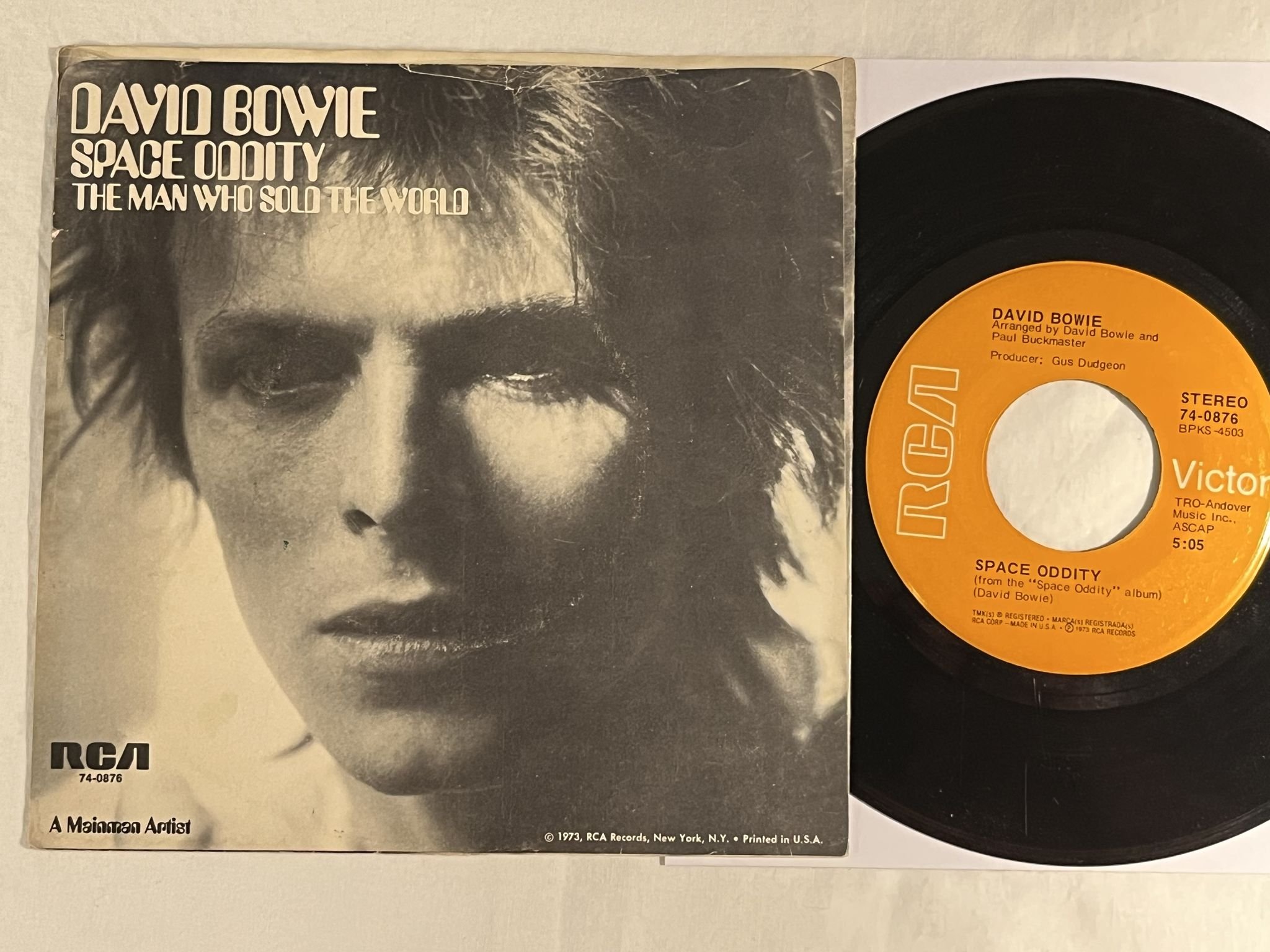 Omslagsbild för skivan DAVID BOWIE space oddity 7" -73 US RCA 74-0876