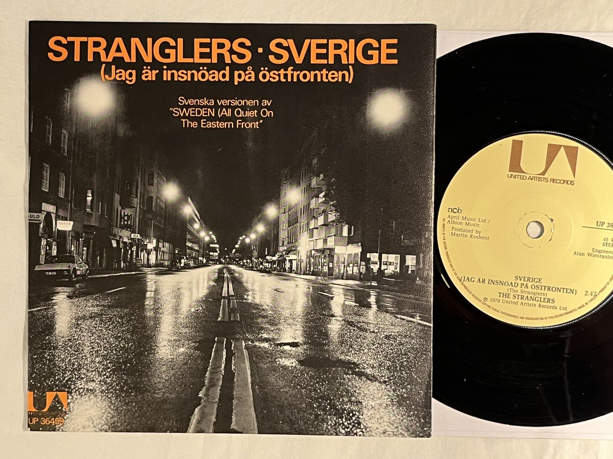 Omslagsbild för skivan THE STRANGLERS Sverige (Sverige jag är insnöad på östfronten) 7" -78 UP 36459