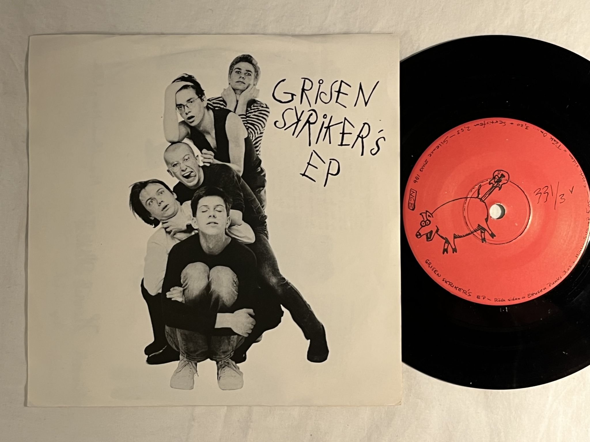 Omslagsbild för skivan GRISEN SKRIKER 7"EP -79 Swe SILENCE ZING 106