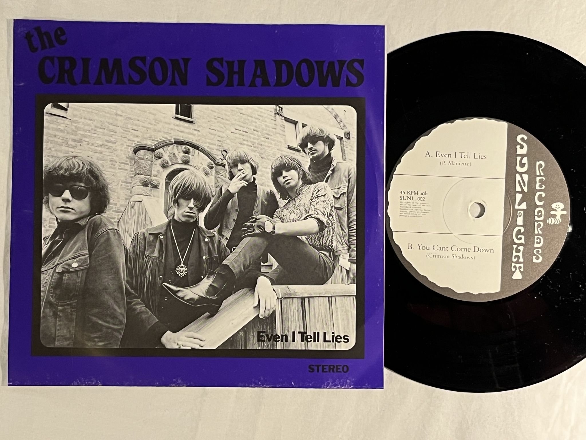 Omslagsbild för skivan THE CRIMSON SHADOWS Even I Tell Lies 7" -85 SUNL 002 *** MEGA RARE GARAGE 45 ***