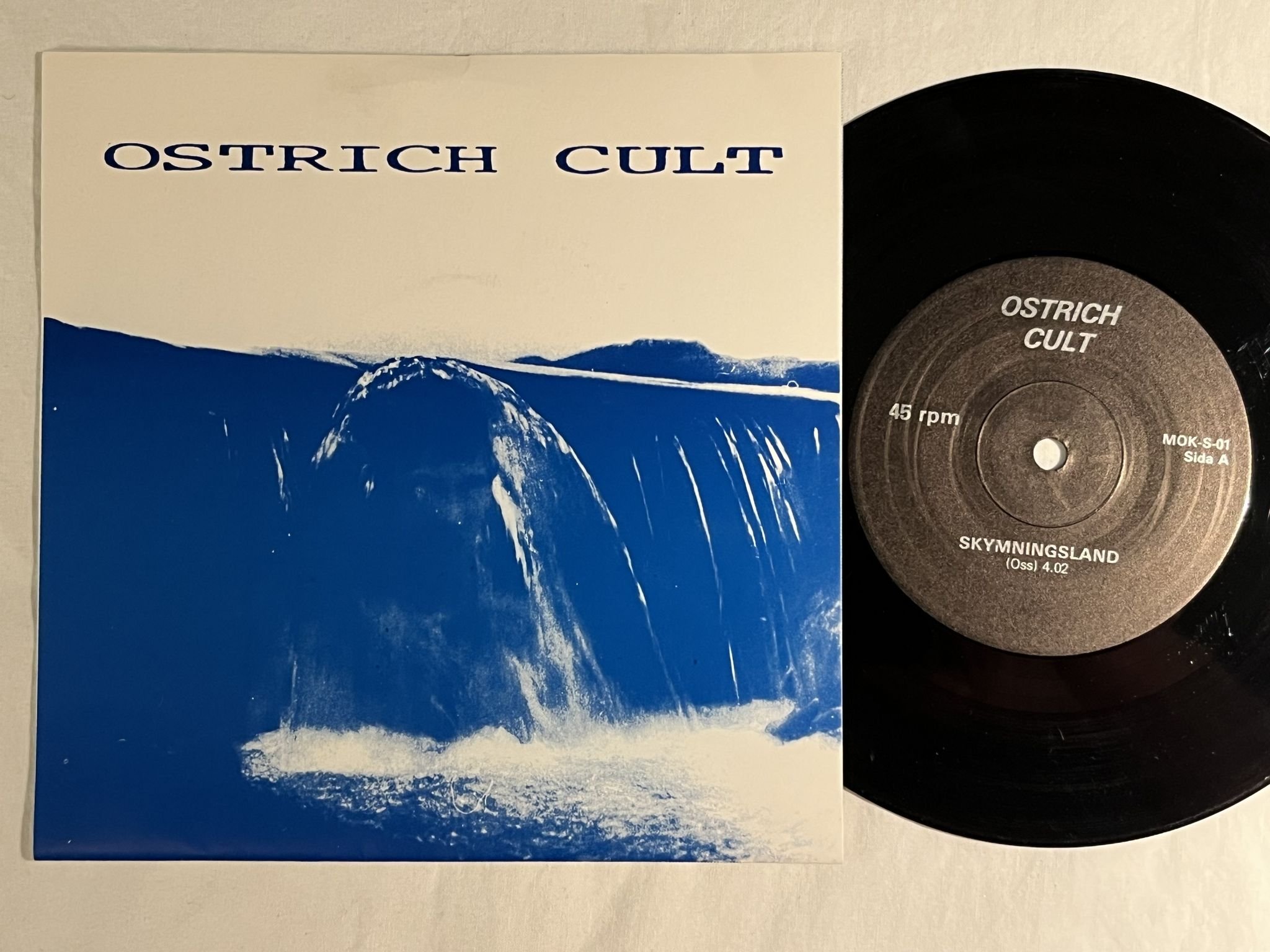 Omslagsbild för skivan OSTRICH CULT skymningsland 7" -86 Swe MOKS S 01 ** rare coldwave **