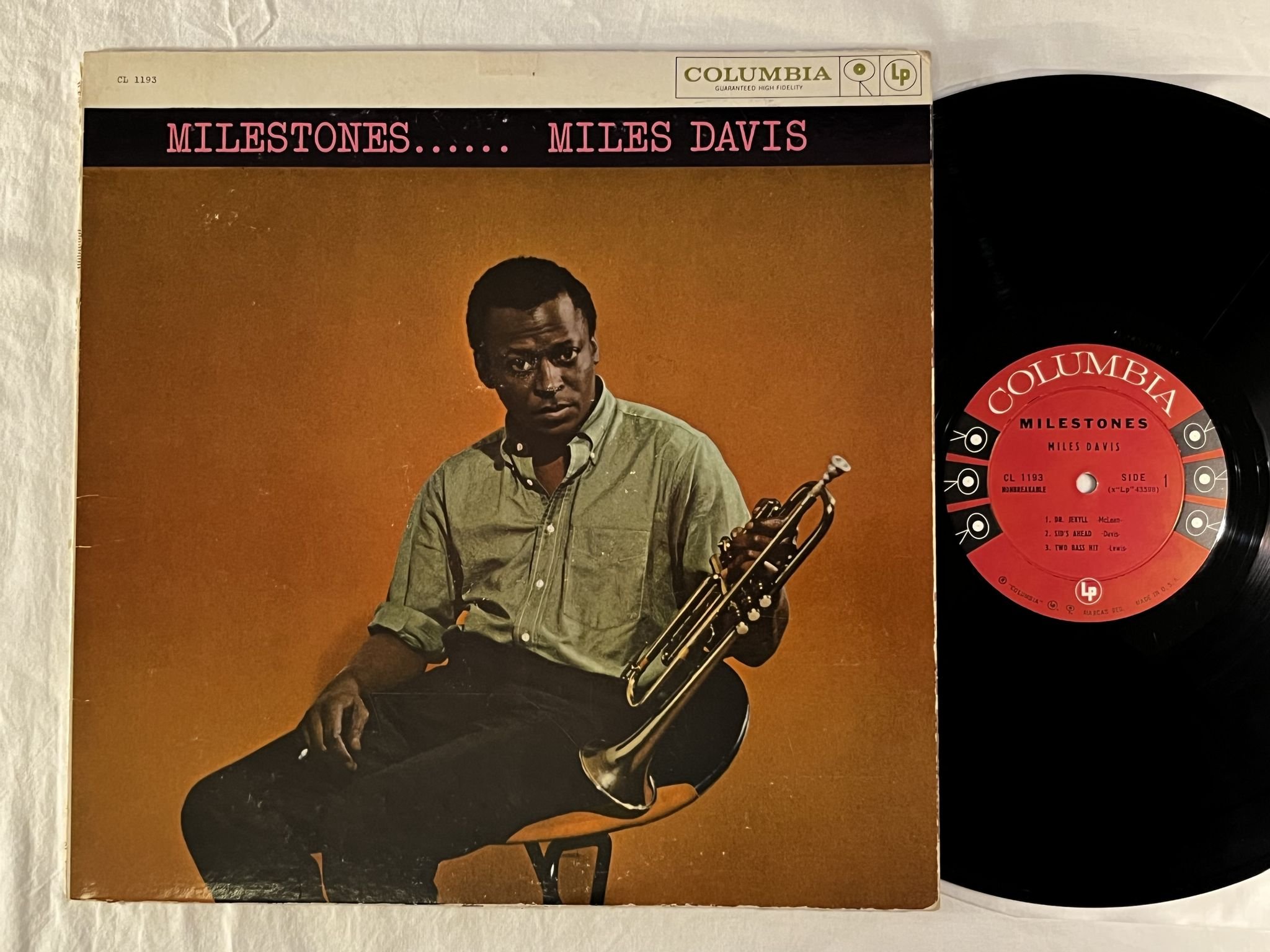 Omslagsbild för skivan MILES DAVIS milestones LP -58 US COLUMBIA CL 1193 ** Six-Eyed labels **