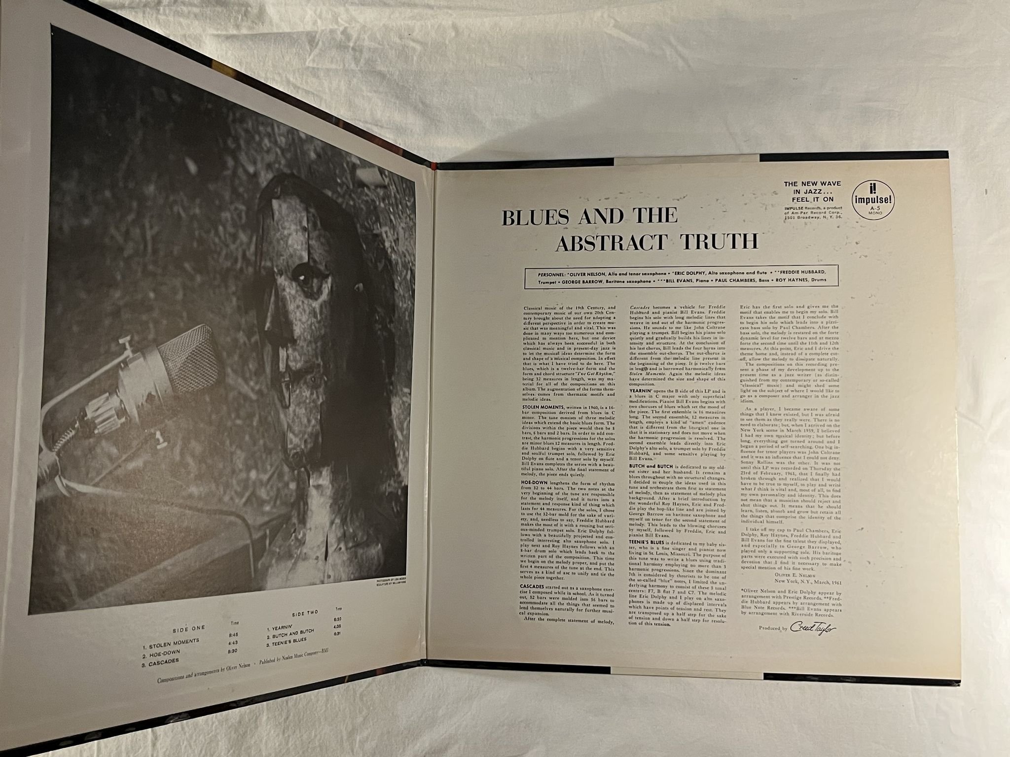 Omslagsbild för skivan BILL EVANS ERIC DOLPHY The blues & the abstract truth LP -61 US IMPULSE A-5