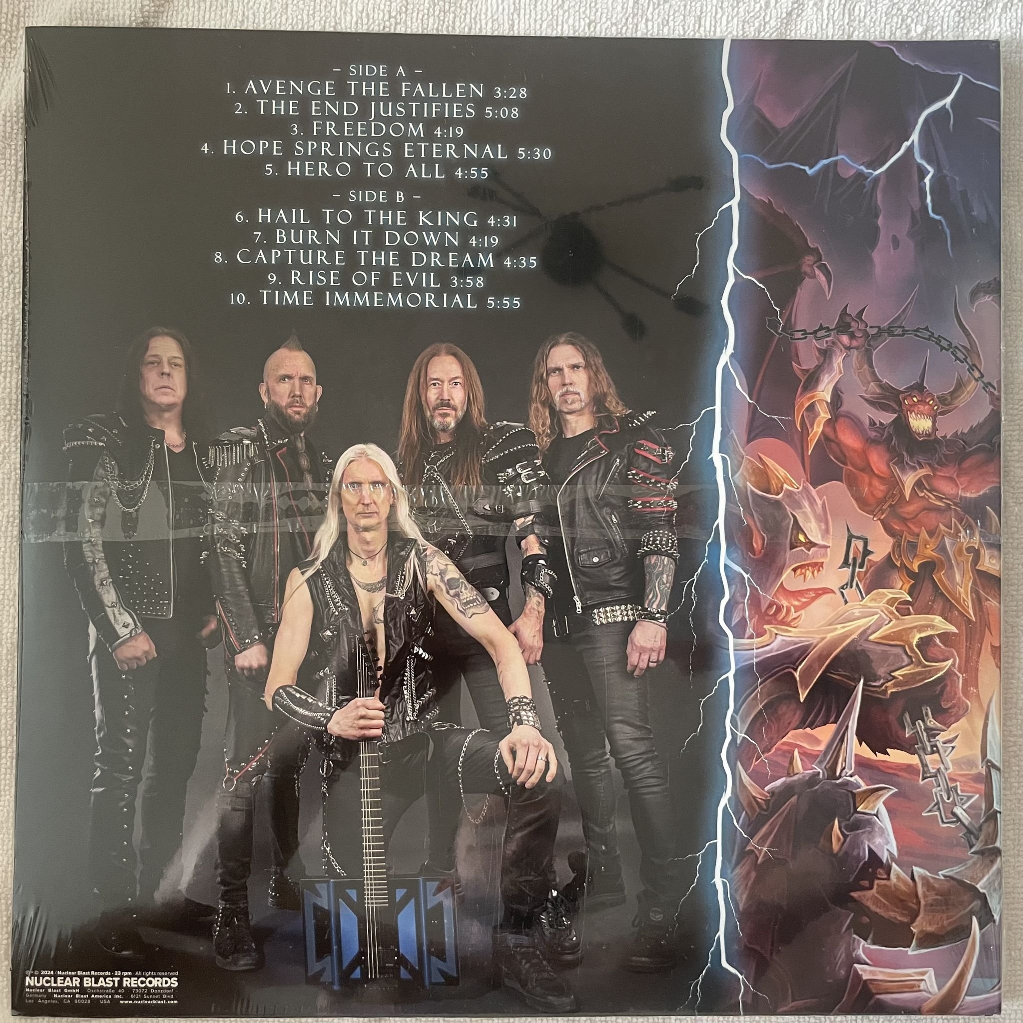 Omslagsbild för skivan HAMMERFALL avenge the fallen LP -2024 Nuclear Blast Records – NBR 72091