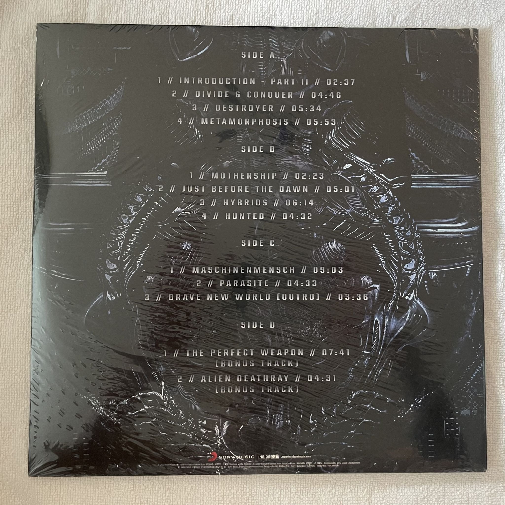 Omslagsbild för skivan MICHEAL ROMEO war of the worlds pt.2 2XLP -2022 Inside Out Music – IOMLP 608