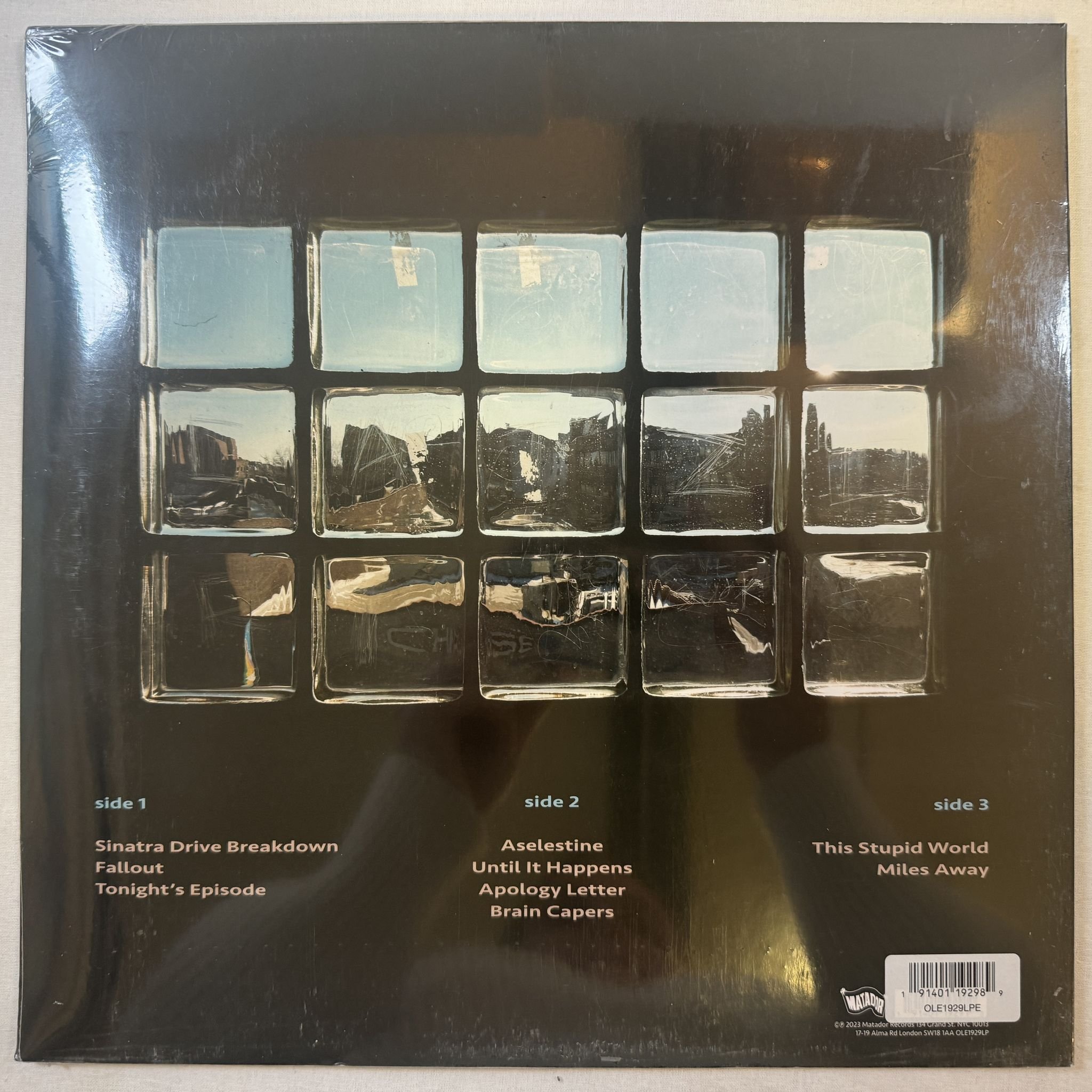Omslagsbild för skivan YO LA TENGO this stupid world 2XLP -2023 Matador – OLE-1929-LP
