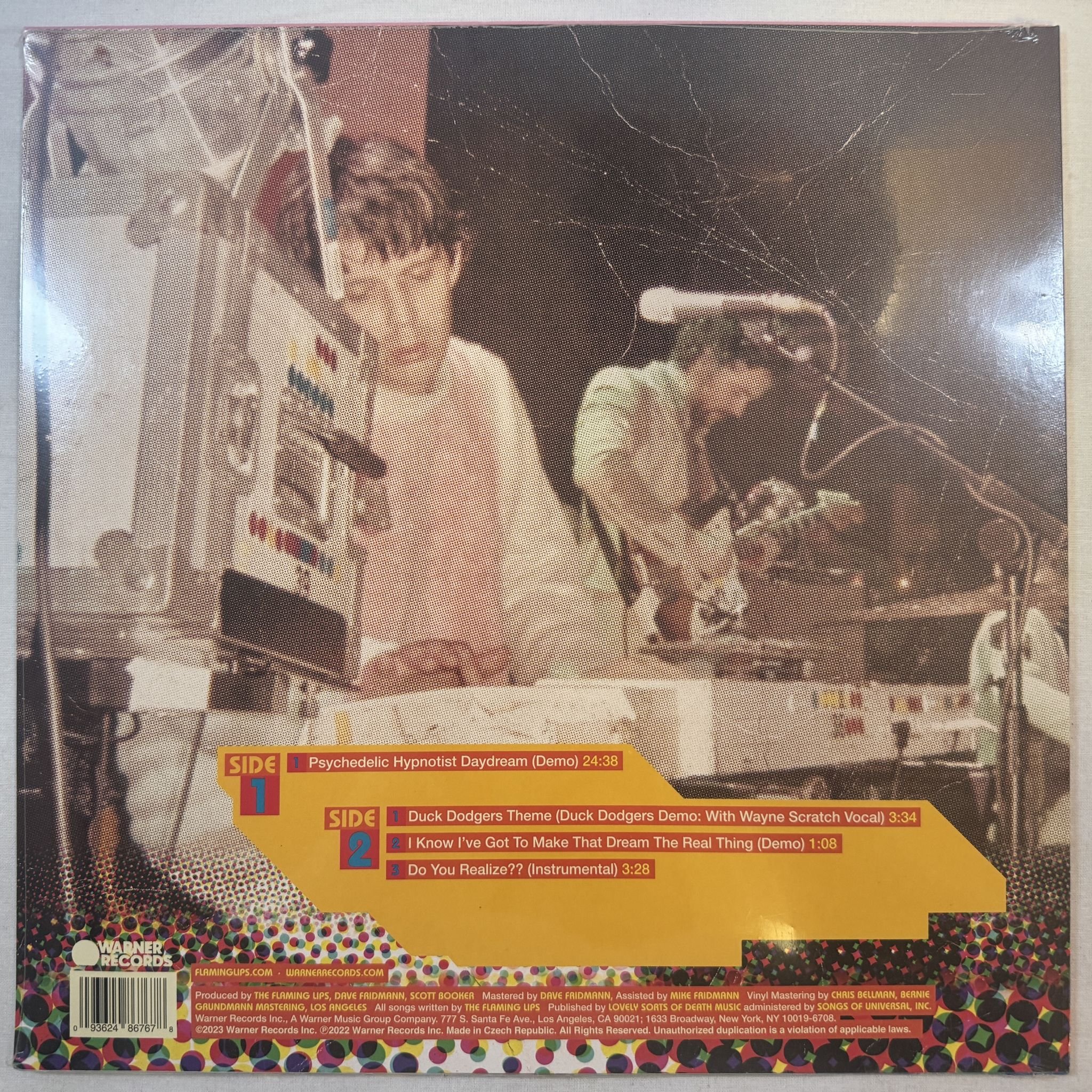 Omslagsbild för skivan THE FLAMING LIPS hypnotist LP -2023 Warner Records – 093624867678