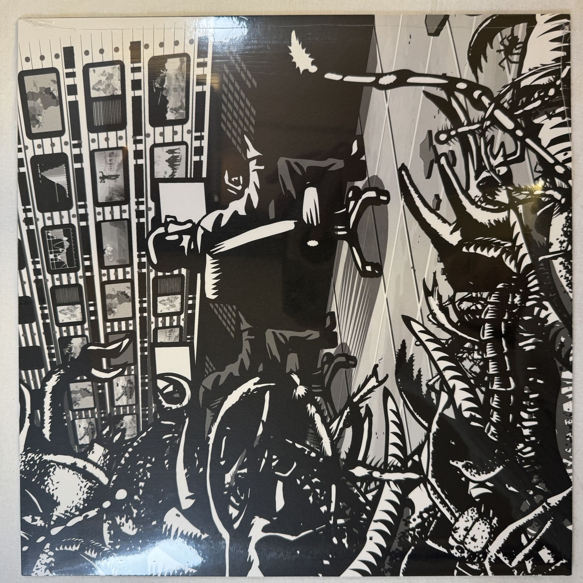 Omslagsbild för skivan MASSIVE ATTACK V. MAD PROFESSOR part II LP UMC – 00602508137853