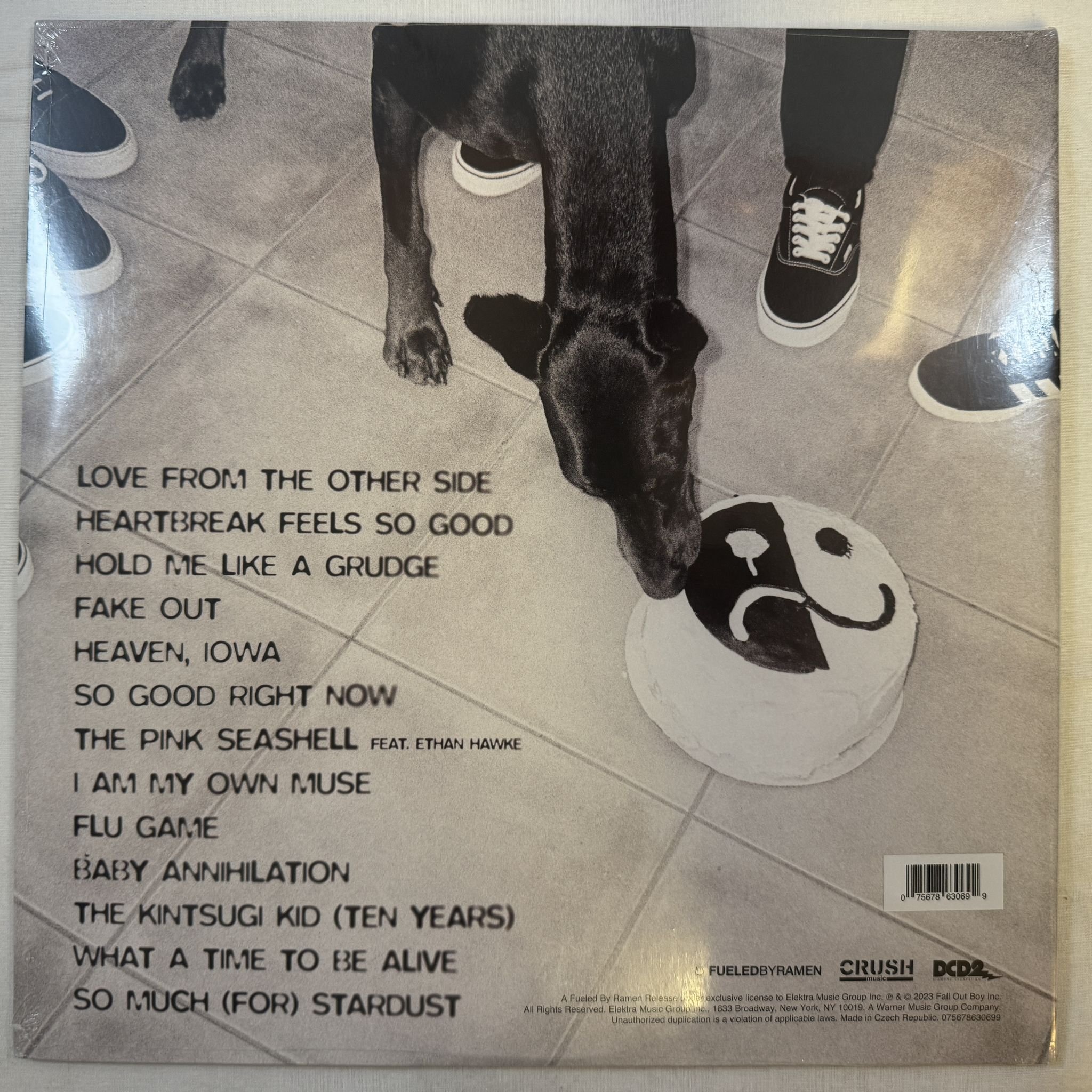 Omslagsbild för skivan FALL OUT BOY so much (for) stardust LP -2023 Fueled By Ramen – 075678630699