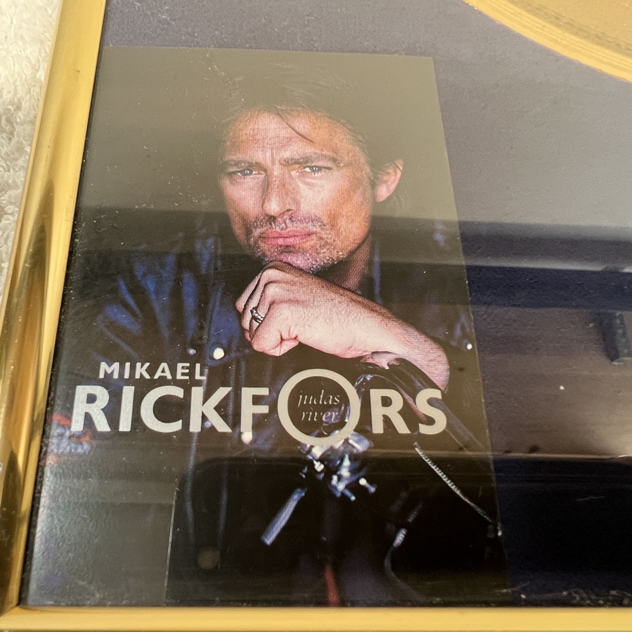 Omslagsbild för skivan MIKAEL RICKFORS * Inramad Guldskiva * LP -91 WARNER 9031-75461-1 *Rare *