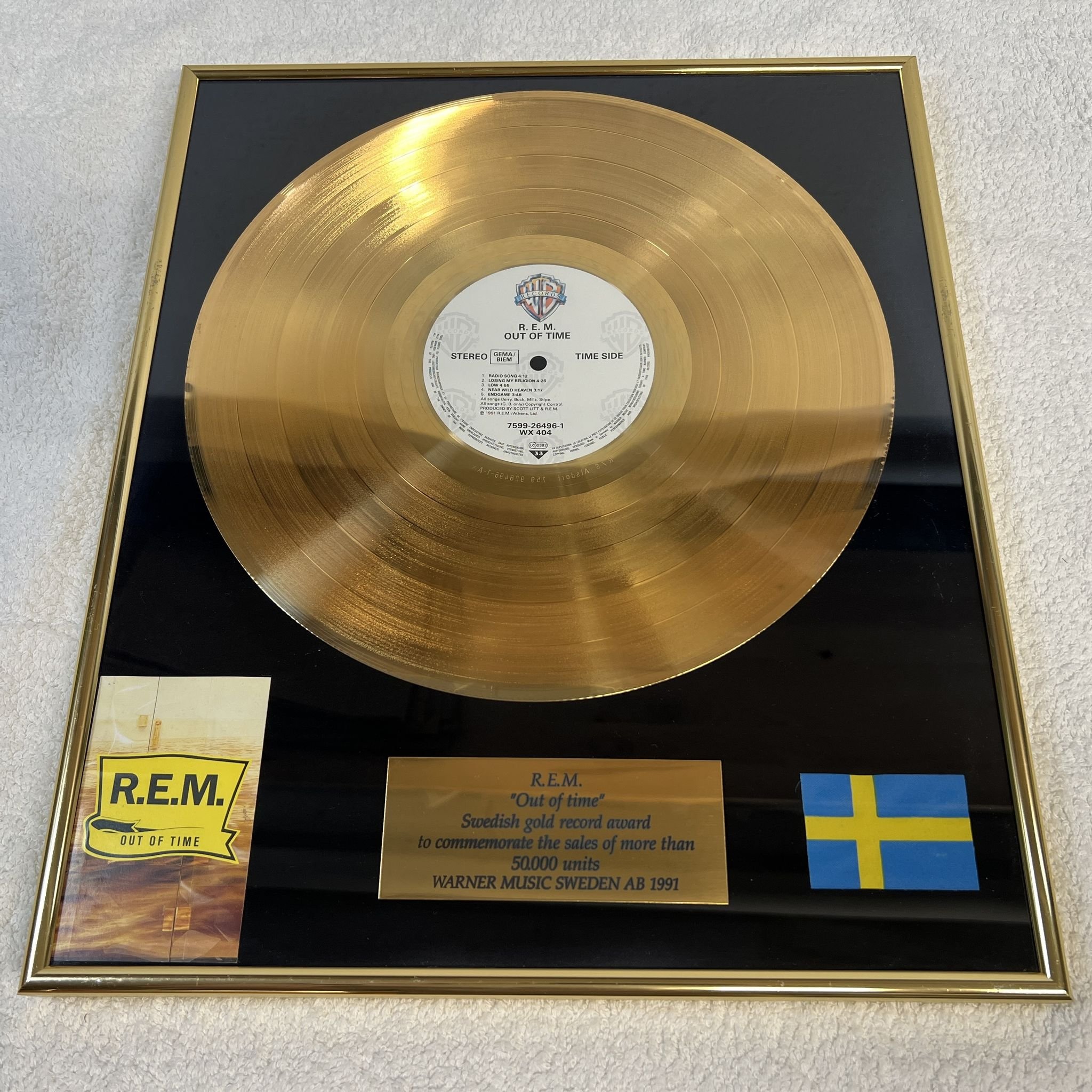 Omslagsbild för skivan REM out of time * Inramad Guldskiva ** -91 LP 7599-26496-1 ** Ultra Rare **
