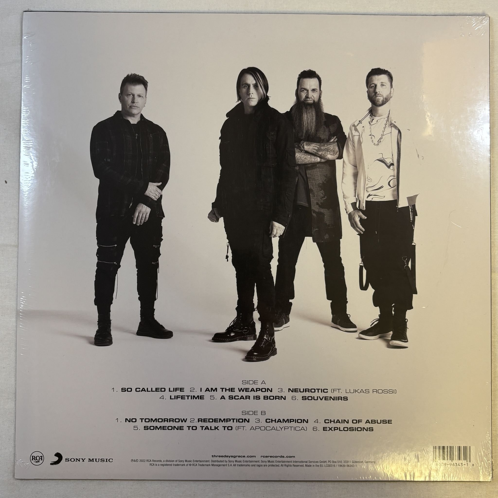 Omslagsbild för skivan THREE DAYS GRACE Explosions LP RCA 19439-98694-1