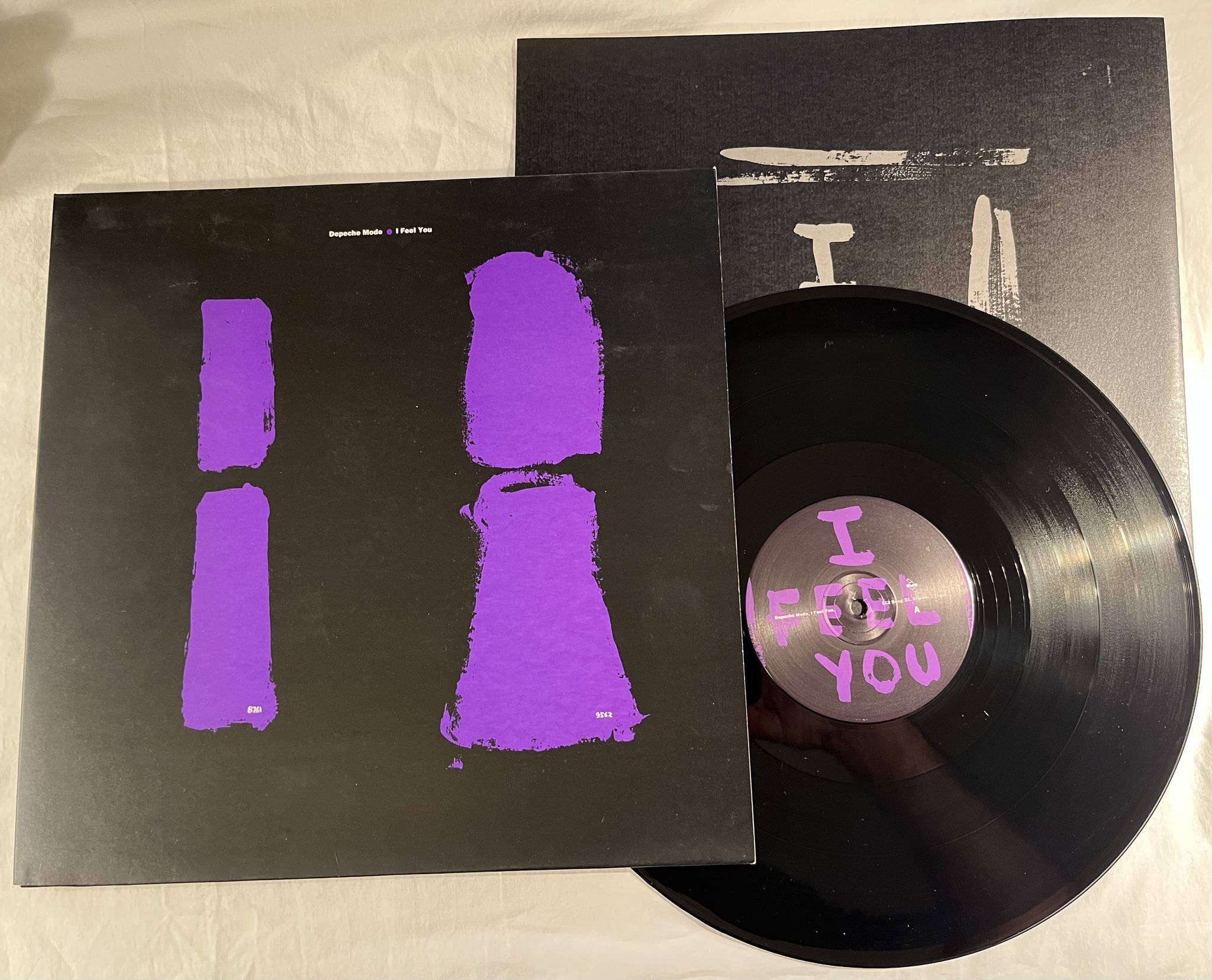 Omslagsbild för skivan DEPECHE MODE I feel you 12"single -93 UK MUTE L12 Bong 21