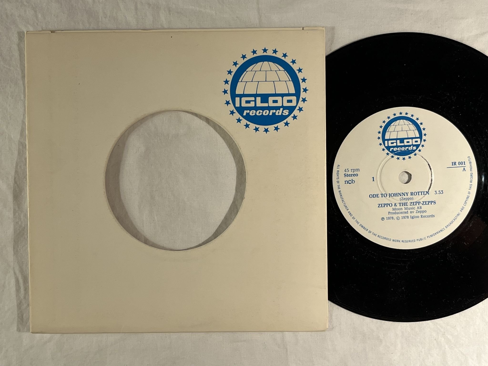 Omslagsbild för skivan ZEPPO & THE ZEPP-ZEPPS ode to Johnny Rotten 7" Swe -78 IGLOO IR 001 *** Punk ***