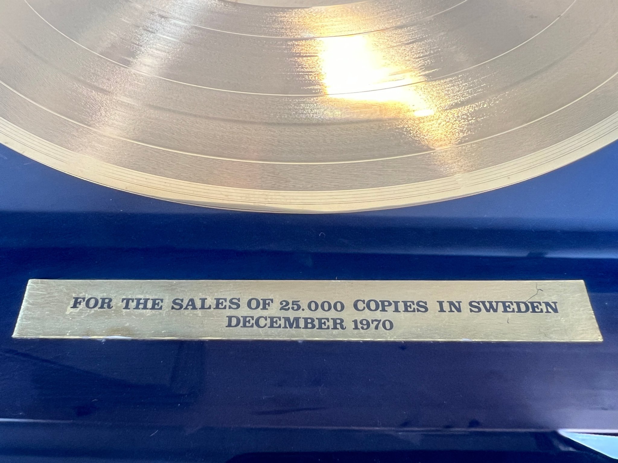 Omslagsbild för skivan LED ZEPPELIN III Inramad Guldskiva LP ATL SD 7201 ** Super rare gold record **