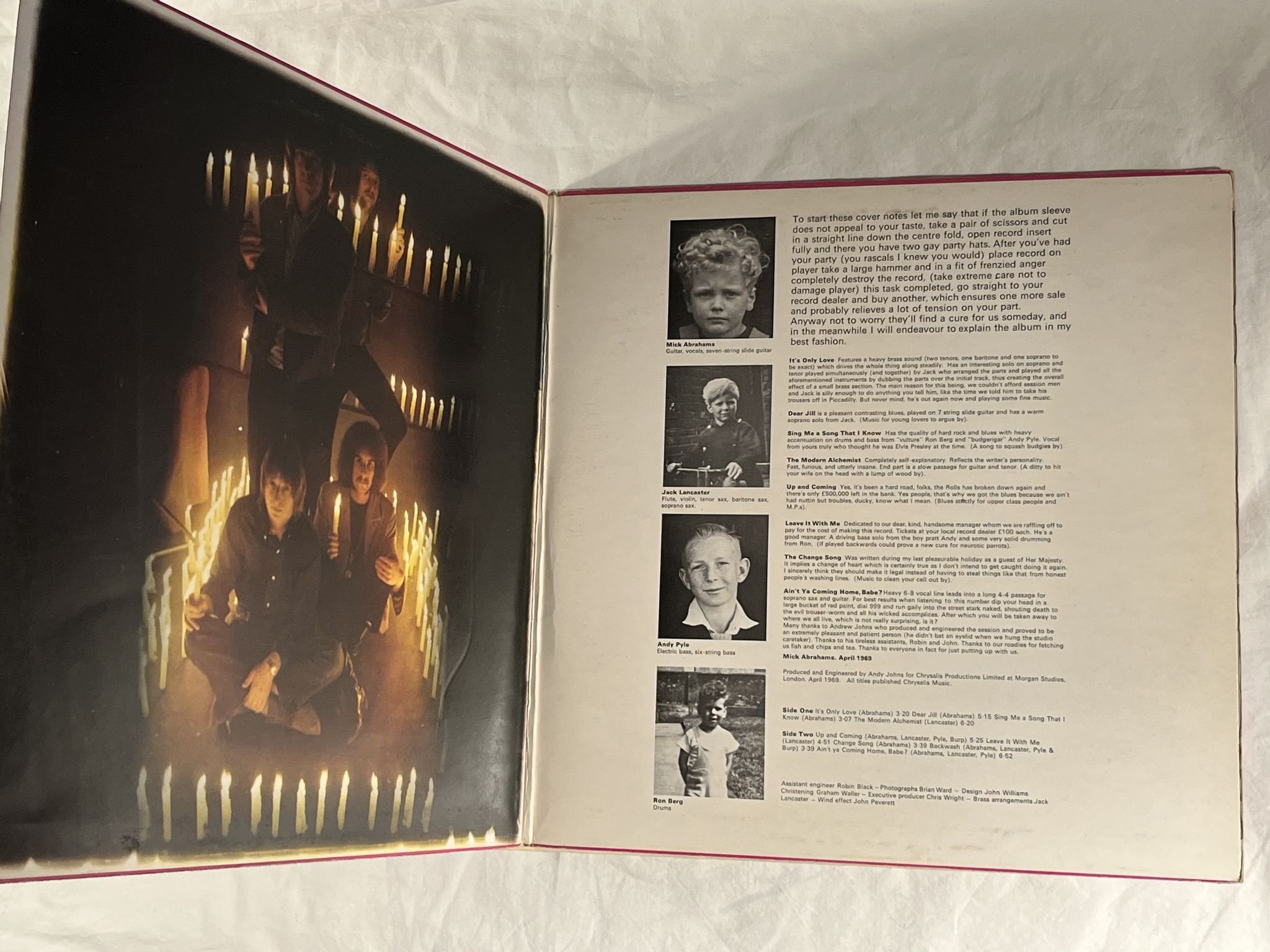 Omslagsbild för skivan BLODWYN PIG ahead rings out LP -69 UK ISLAND ILPS 9101