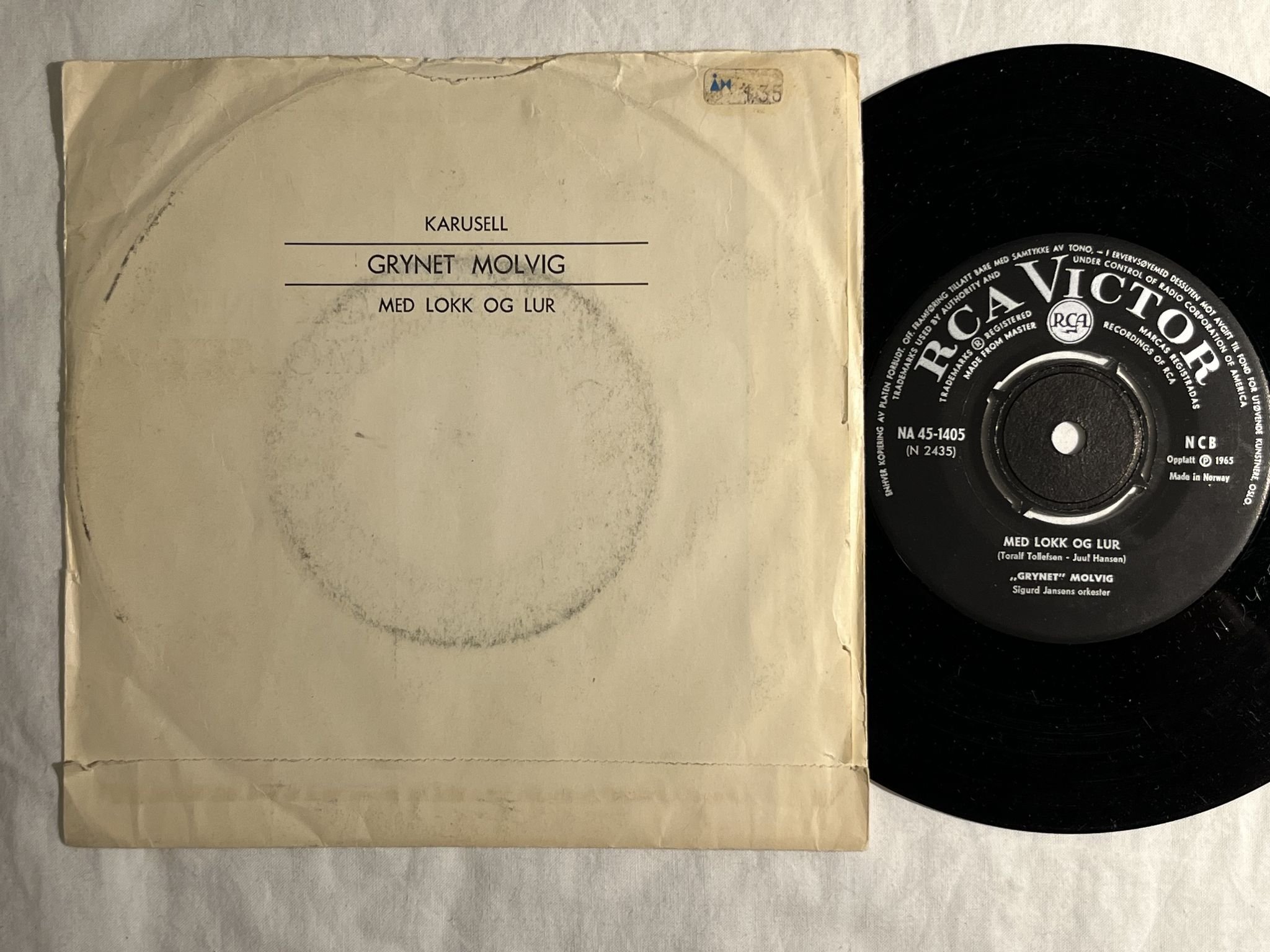 Omslagsbild för skivan GRYNET MOLVIG med lokk og lur 7" -65 Norway RCA VICTOR NA 45-1405